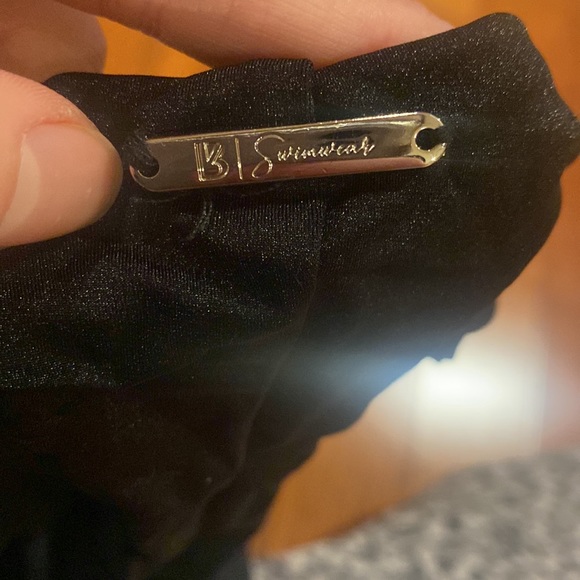 Buff bunny bathing suit bottom - size medium - Picture 4 of 5